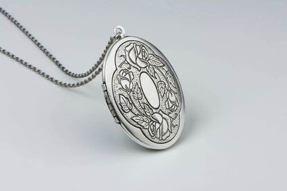 Roses Silver Locket Necklace, Vintage Locket Desi… - image 2