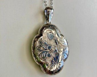 Unique Sterling Silver Floral Locket with Etched Floral Design and Gorgeous Shape, Large Sterling Silver Vintage Pendant, Antique Locket