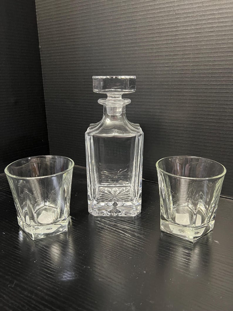 RedsHotCreations Whiskey Decanter and Rocks Glass - Thumbnail 2
