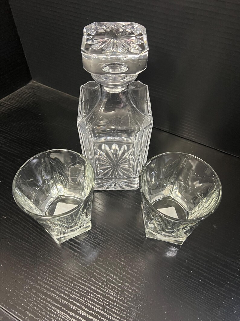 RedsHotCreations Whiskey Decanter and Rocks Glass