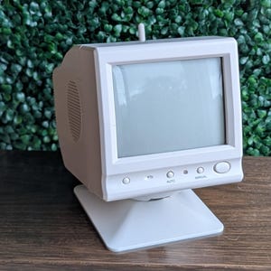 Vintage Mini CRT TV - Y2k Retro Future Wireless CCTV Security Monitor Home Decor