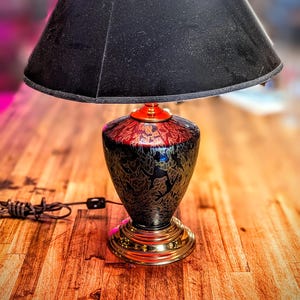 Vintage Hand Blown Iridescent Aurene Glass Studio Lustre Glass Electric Table Lamp - 1980s Retro &quot;Peacock&quot; Design Lamp