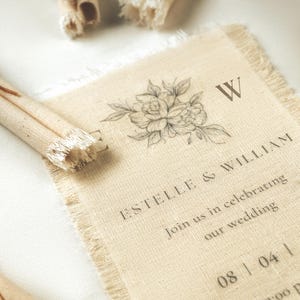 Hochzeitseinladungen mit ausgefranstem Rand, personalisierte Hochzeitseinladungen aus Leinenstoff, individuelle Einladungen aus Baumwollstoff