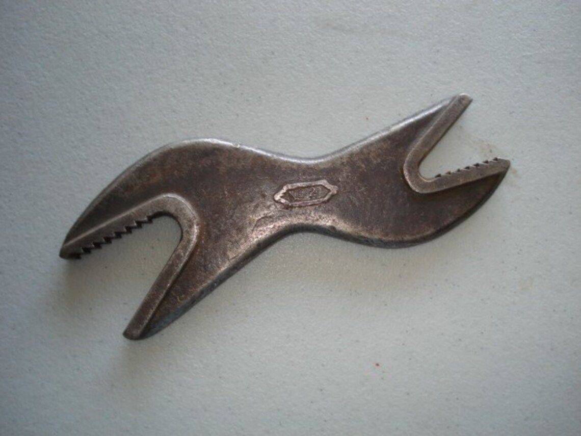 Antique Alligator Wrench Vintage Wrench1920s Alligator Wrench Etsy