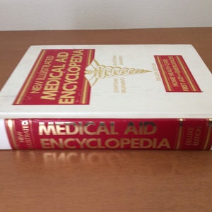 Vintage 80s Medical Book &quot;New Illustrated Medical Aid Encyclopedia Hardcover&quot; 1984 Health Book Medical advice First Aid Medical Education
