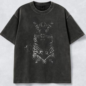 Vintage Leopard Print T-Shirt: Retro Style Cotton Tee