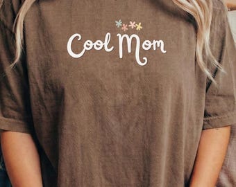 Mom Shirt, Minimalist Floral Script Tee, Mother's Day Gift, Comfort Colors Tshirt