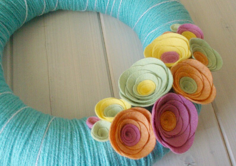 Felt Flower Wreath / Floral Wreath / Yarn / Farmhouse / Modern Etsy