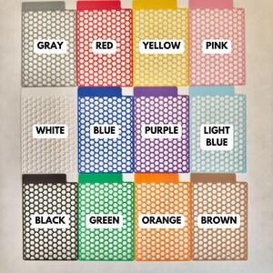 Peut inclure: Douze &eacute;chantillons de couleur avec un motif en nid d'abeille. Les couleurs sont gris, rouge, jaune, rose, blanc, bleu, violet, bleu clair, noir, vert, orange et marron.