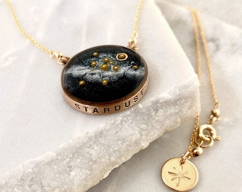 Colgante del Sistema Solar hecho a mano: collar de resina con forma de galaxia, en plata de ley o bronce.