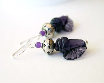 Conch Shell Earrings, Nautical Earrings, Purple Shell Earrings, Beaded Earrings, Ocean Beach Earrings, Dark Purple Lampwork Glass Earrings,