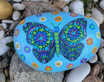 Magical Outdoor Dotty Butterfly Rock stone