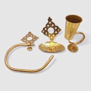 Set di 3 accessori da bagno in ottone marocchino fatti a mano, incisi vintage da parete, rame marocchino