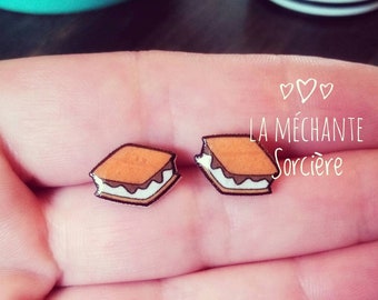 Cute little Smores earrings, La Méchante Sorcière, food, dessert, marshmallow, camping lover, love nature, foodie, firecamp, outdoor, camp