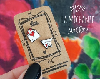 Boucles d'oreilles Lettre d'amour, message, Je t'aime, enveloppe et avion de papier, petit coeur rouge, La Méchante Sorcière, tiges inox