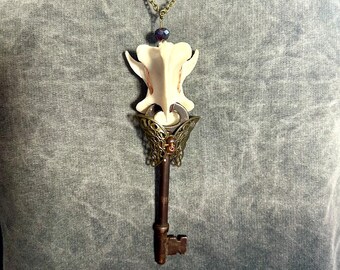Scavenged bone en vintage key hanger Gothic Witchy-ketting
