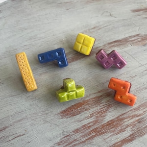 ceramic tetris piece pin!