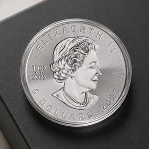 Moneda de plata Canada Maple Leaf 2023 – 1 onza de plata fina .9999 – Edición conmemorativa de la reina Isabel II