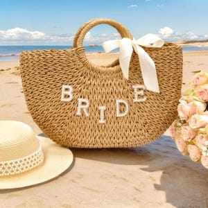 Personalisierte Stroh Brautjungfer Strandtasche, Brautjungfer Strandtasche, Junggesellinnenabschied Geschenktasche, kundenspezifischer Handgeschenkkorb, Brautjungfer Geschenkkorb