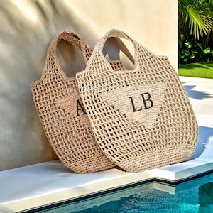 Personalisierte Strandtasche, Benutzerdefinierte Initialen Grifftasche, Stroh Strandtasche, Bast Strandtasche, Mädchen Reisetasche, Junggesellinnenabschied Geschenktasche