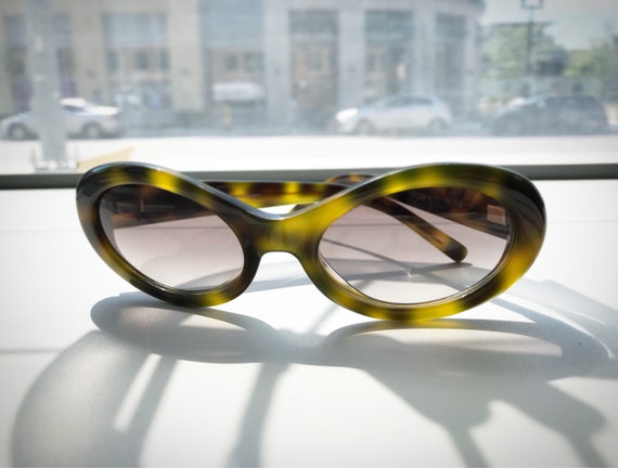 Vintage 1990's Missoni Tortoiseshell Cateye Sungla