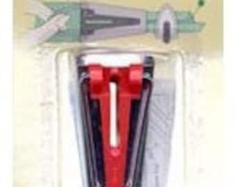 May include: Clover bias tape maker for making 1/8 inch (3 mm) wide bias tape. The instructions on the packaging say to use a great sewing tool. It includes a handy cutter and a tape guide for creating beautiful bias tape.