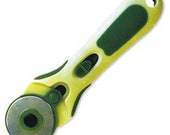 Clover Rotary Cutter 45mm - A Sewing/quilting cutting Tool - requires a cutting mat - not included - Rotary Cutter by Clover-45mm Very sharp