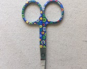 Embroidery scissors with Buttons Motif - blue with buttons - 3 1/2 inches