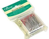 Clover Glass Head Silk Pins - 1 3/8" sharp straight pins - Very sharp and thin - great for Quilt Piecing - Clover 2501