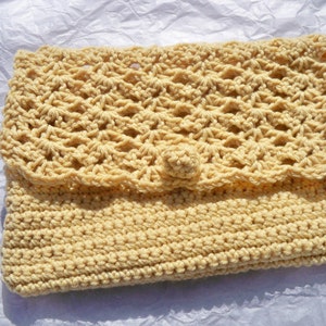 Perfect Purse Crocheted Clutch image 3