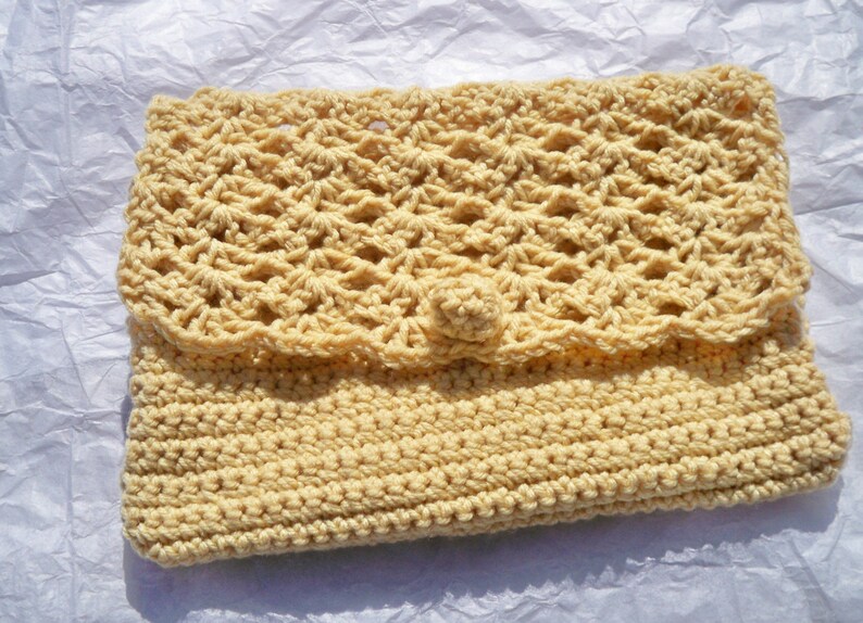 Perfect Purse Crocheted Clutch image 3