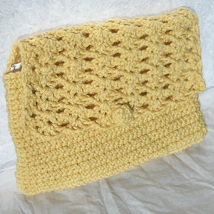 Perfect Purse Crocheted Clutch image 2