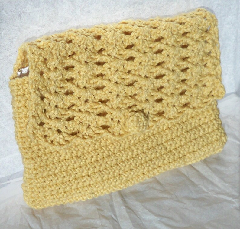 Perfect Purse Crocheted Clutch image 2