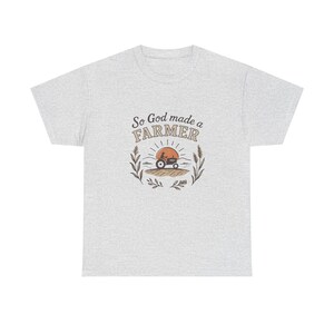 T-shirt unisexe So God Made a Farmer, cadeau parfait pour les agriculteurs, habillement de la vie à la campagne, vêtements sur le thème de l'agriculture, tenue décontractée de tous [...]