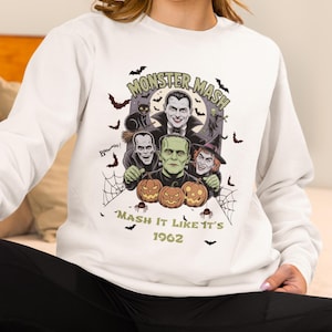 Monster Mash Sweathshirt, Funny Halloween Sweatshirt,Vintage Retro Sweatshirt, Oversized Fall tee, Graphic tshirt