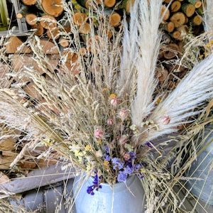 Dried flower bouquet without pot