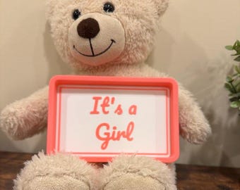 3D プリントの赤ちゃん誕生お知らせサイン – 女の子です、男の子です!