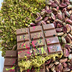 Handmade Dubai Chocolate, Dubai Chocolate Bar, Pistachio Kunafa Chocolate Bar, Knafeh Chocolate, Kunafa pistachio milk chocolate