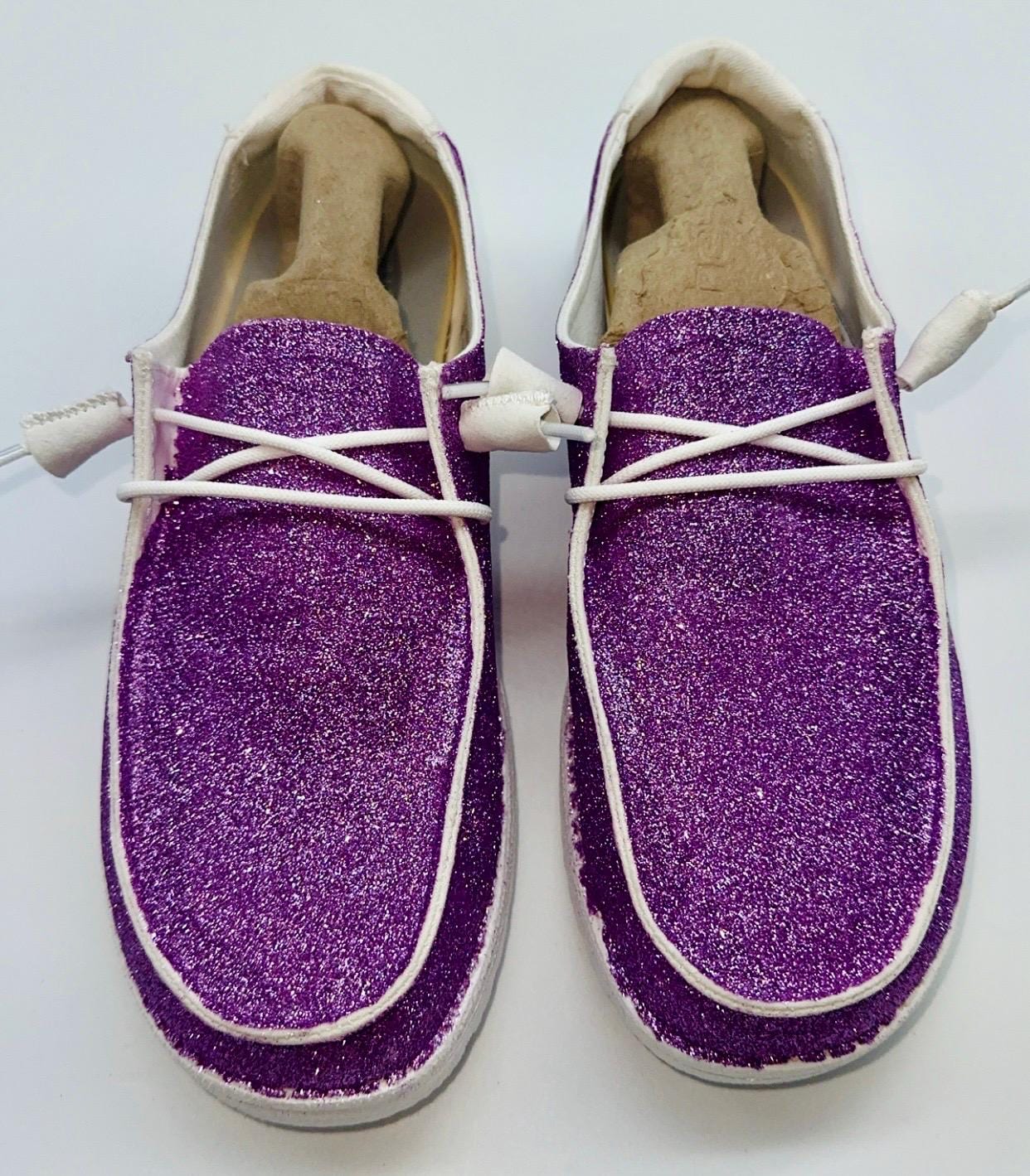 Zapatos personalizados con purpurina morada "Hey Dude"