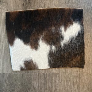F2 Georgeous Brindle und White Hair on Hide 8x6 ”Blatt echtes Fellleder