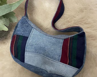 Upcycled One of a Kind Denim Patchwork Baguette Umhängetasche