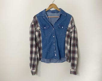 Upcycled Reworked / Einzelstück / Denim-kariertes Flanell-Oberteil mit Knopfleiste