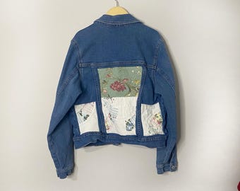 Upcycled Reworked / One of a Kind / Handmade 14/16 Mädchen gesteppte Patchwork-Denimjacke