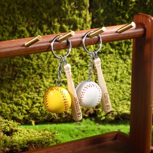 Personalisierte Baseball-Schlüsselanhänger, Baseball-Geschenke, personalisiertes Namens- und Zahlen-Schlüsselanhänger Vatertagsgeschenk, individuelle Geschenke für Baseballfans