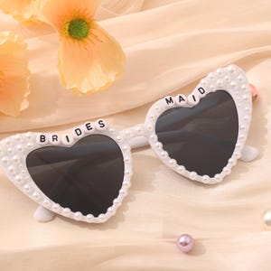 Custom Bridal Party Heart Shaped Sunglasses,Personalized heart shaped glasses,Party Souvenirs,Bridesmaid Gift,Pearl Glasses,Bridal Sunglasse
