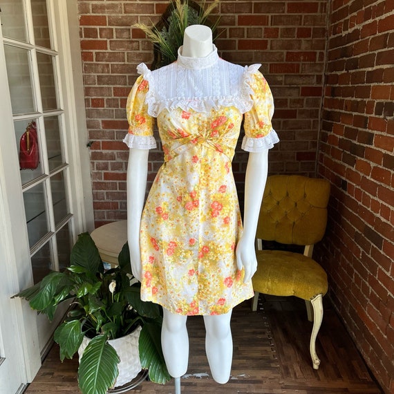 1970s Yellow Floral Lace Collar Dress