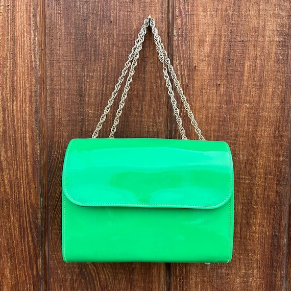 1960s Kelly Green Chain Purse