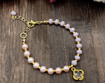 Crystal Clover Charm with Natural Pearls and Faceted Glass Beads Bracelet