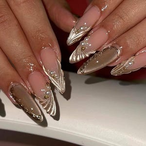 Pearl Cat Eye Press On Nails/Handmade Gel Nails In Medium Almond/Glue On Nails/False Nails/Birthday Wedding Date Night Nails/Gift for Her