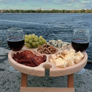 Mesa de vino plegable, regalos de vino, regalo para amantes del vino, soporte para vino para exteriores, mesa de vino para picnic portátil, mesa de patio